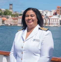 Belinda Bennett, Cruise ship captain